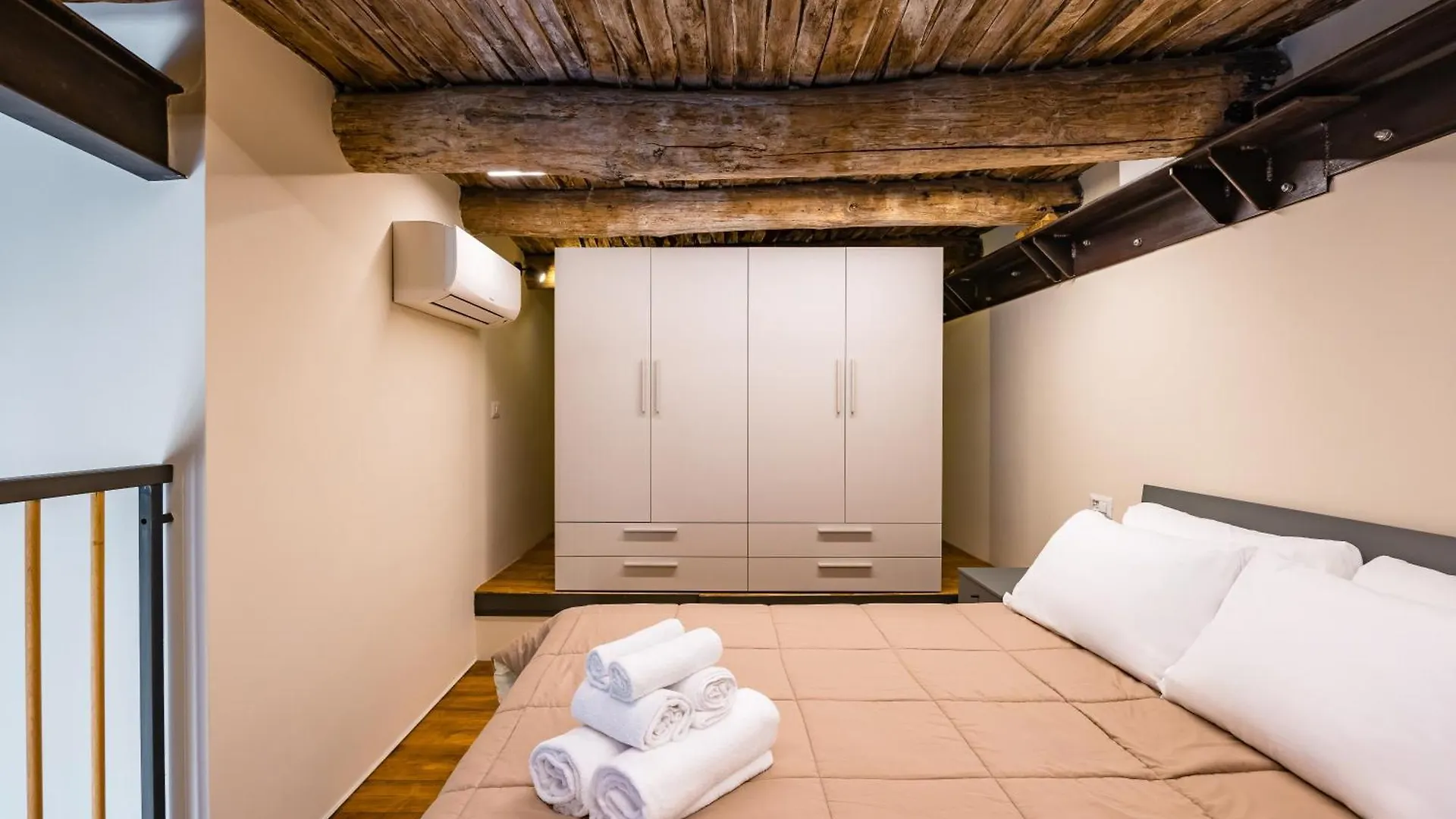 La Pinacoteca Aparthotel By Napoliapartments