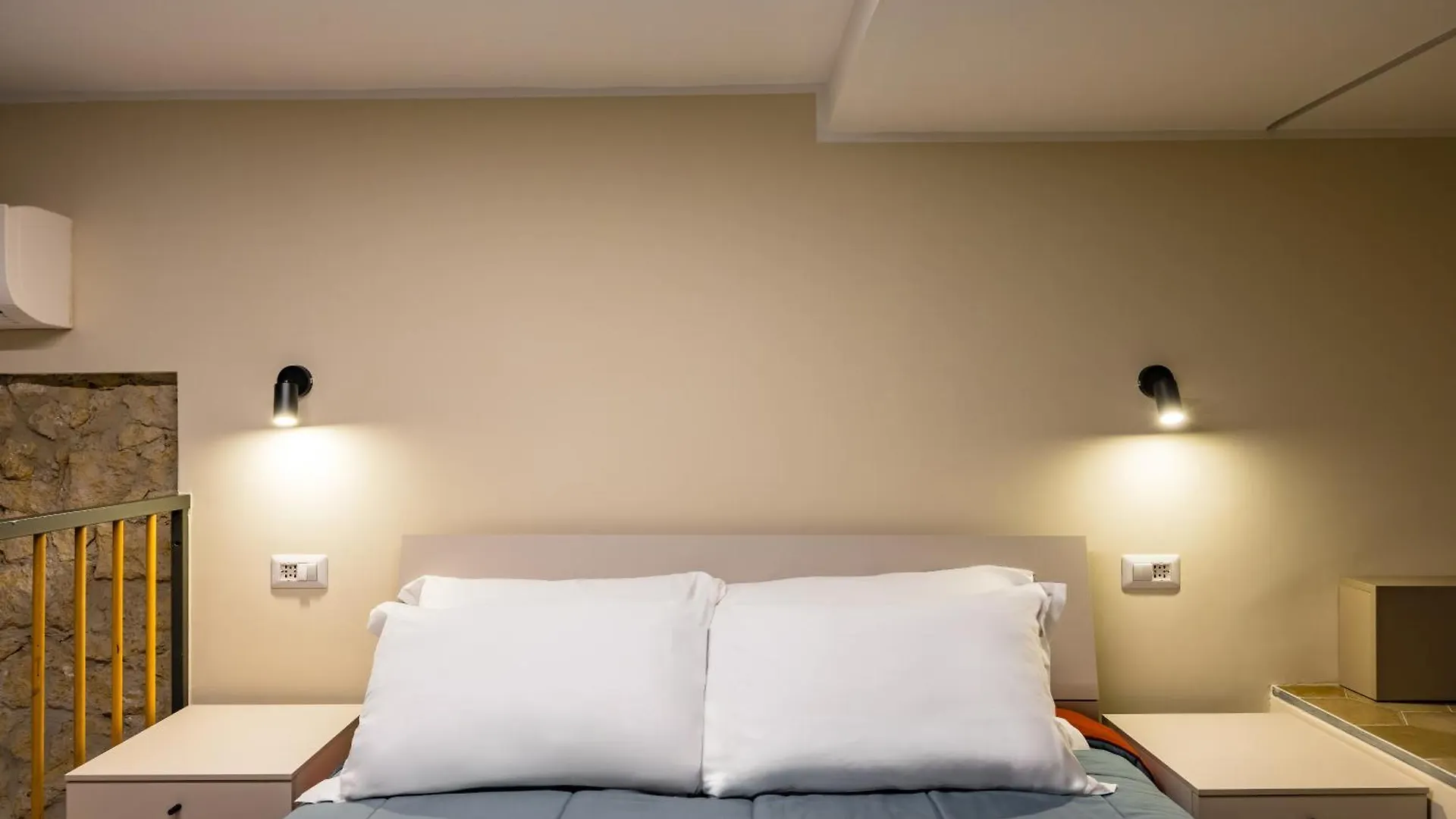 La Pinacoteca Aparthotel By Napoliapartments Italy