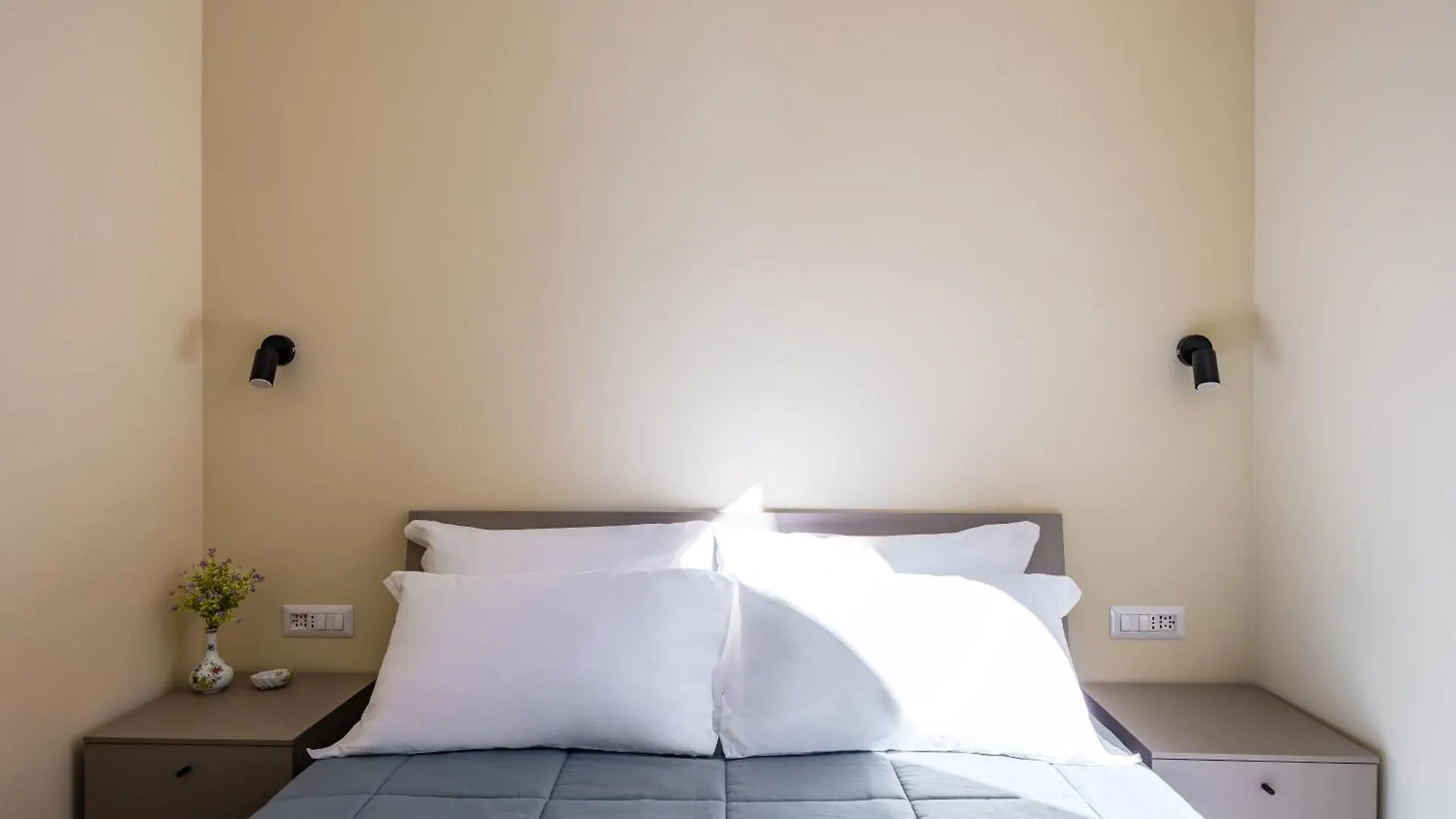 Apartment La Pinacoteca Aparthotel By Napoliapartments