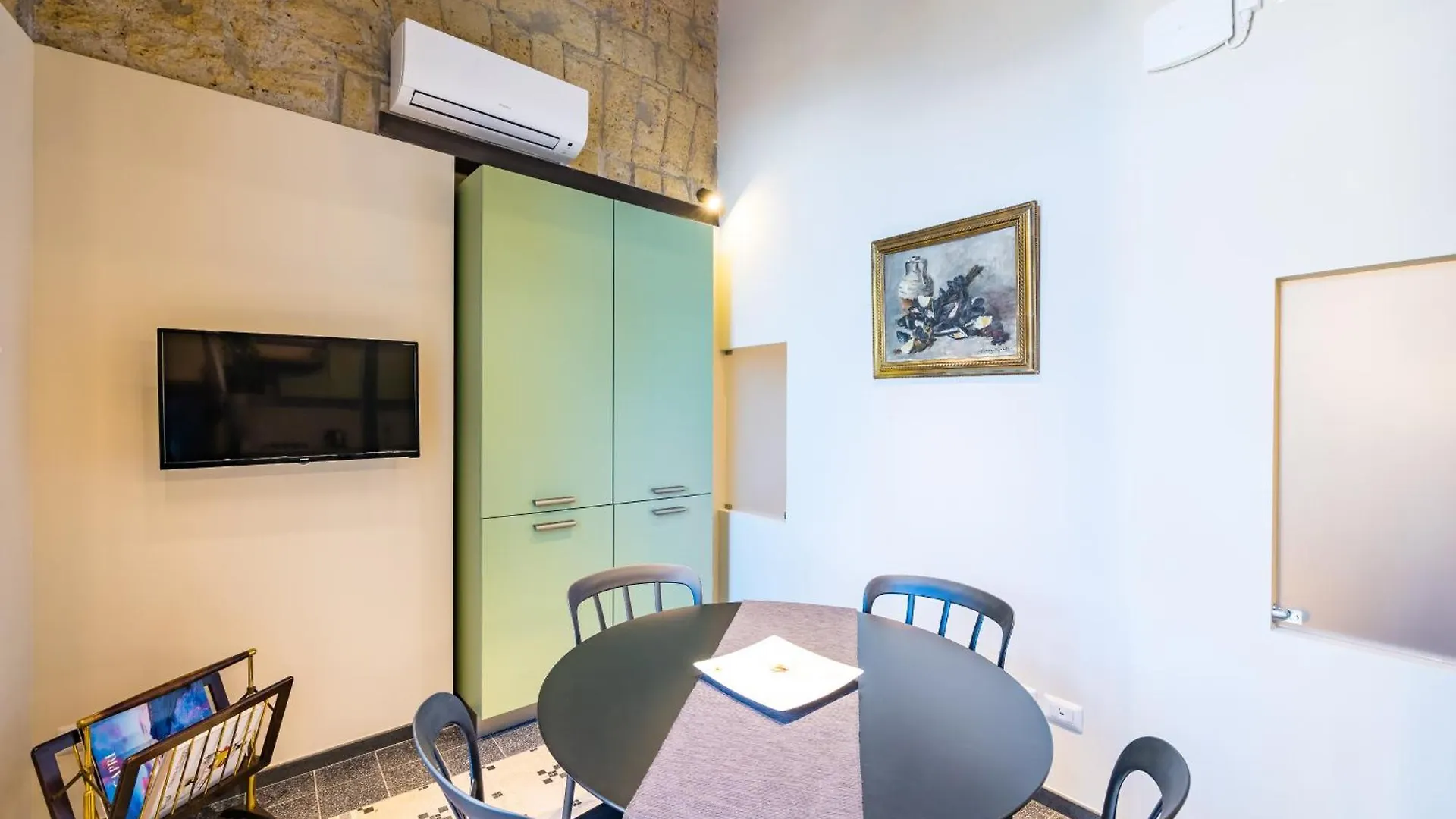 La Pinacoteca Aparthotel By Napoliapartments Apartment